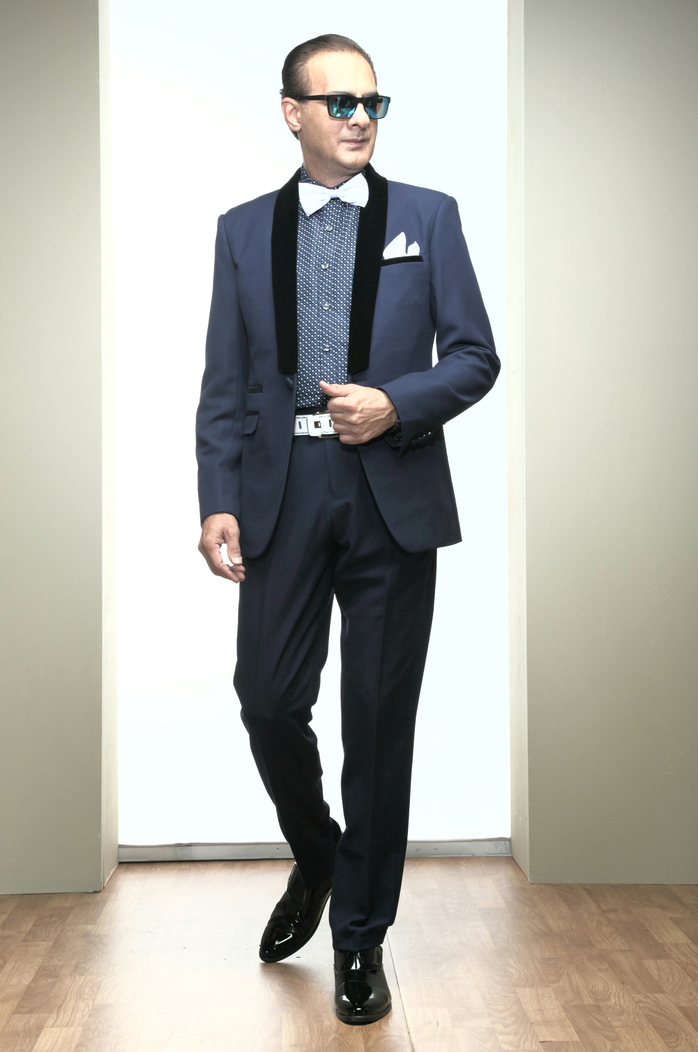 0450A-tailor_tailors_bespoke_tailoring_tuxedo_tux_wedding_black_tie_suit_suits_singapore_business