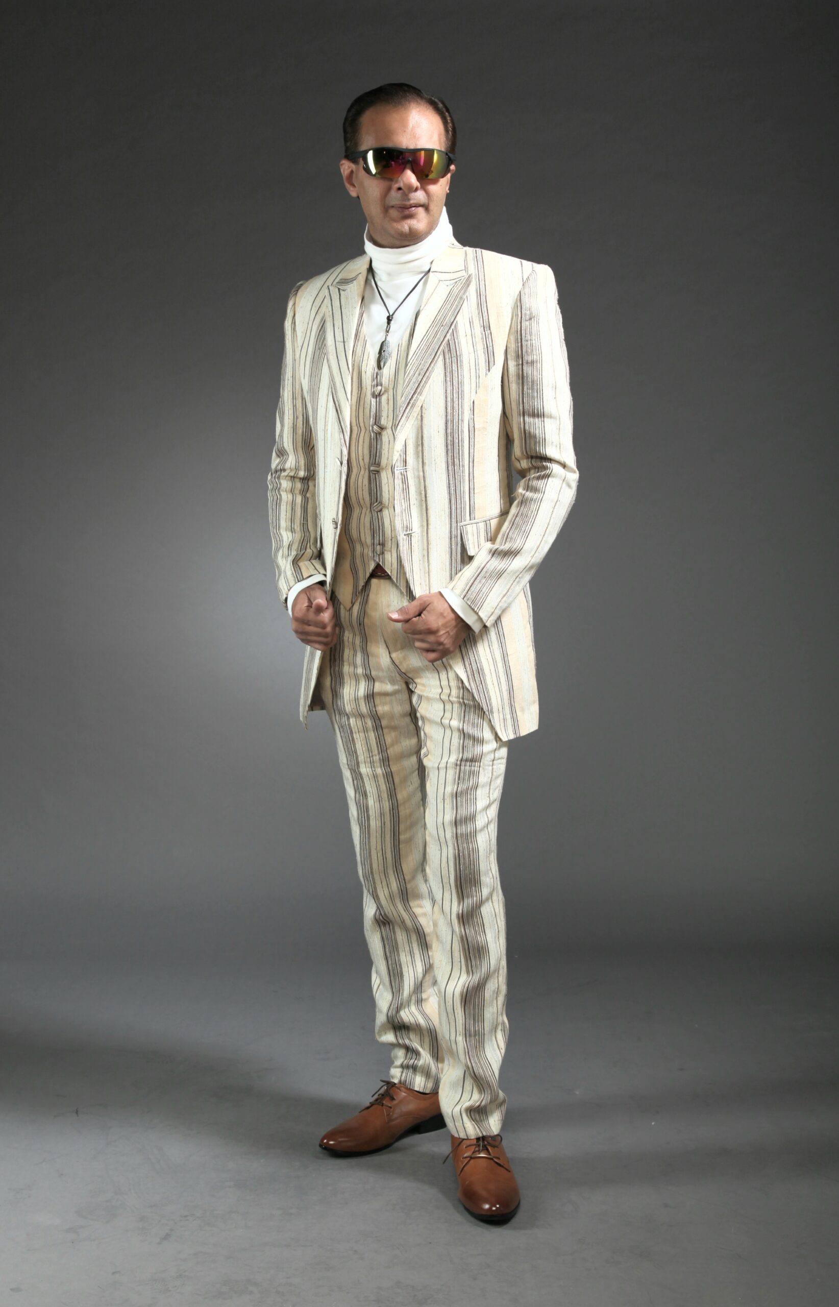 0455A-tailor_tailors_bespoke_tailoring_tuxedo_tux_wedding_black_tie_suit_suits_singapore_business