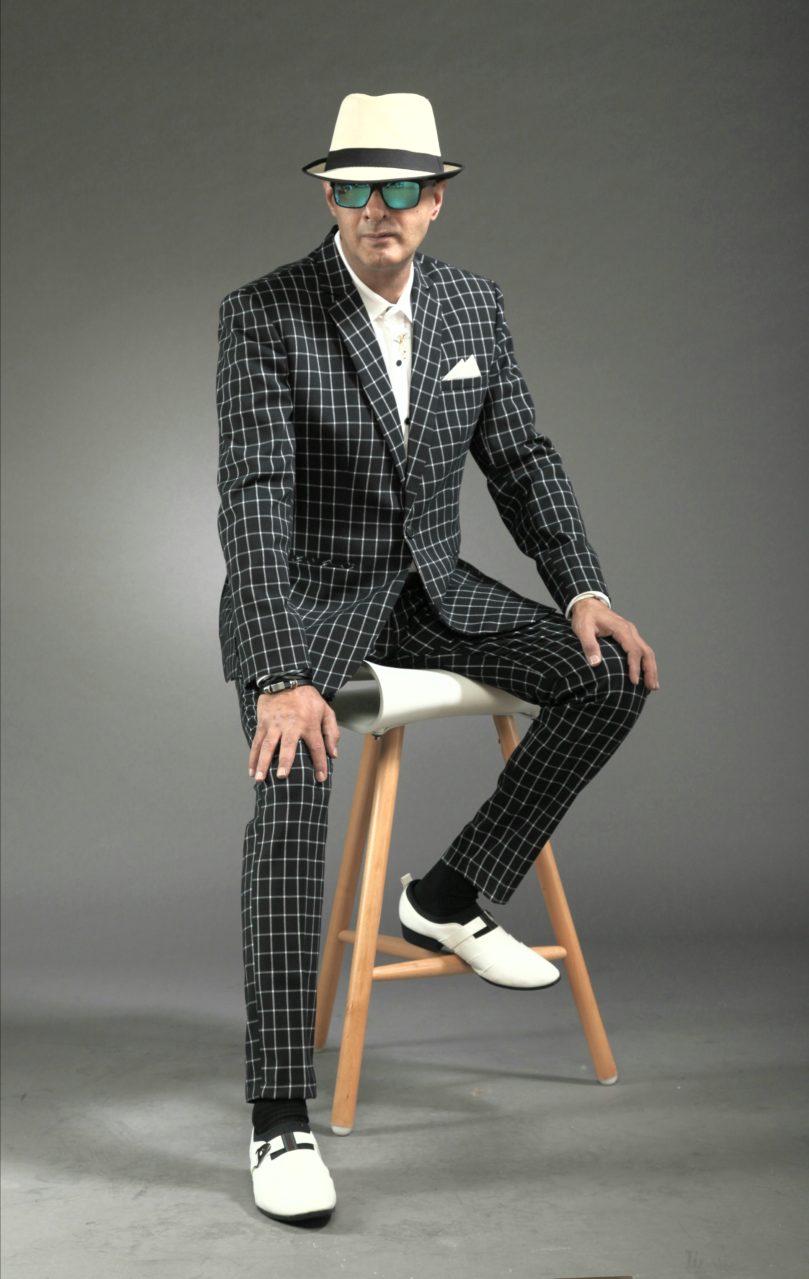 0457A-tailor_tailors_bespoke_tailoring_tuxedo_tux_wedding_black_tie_suit_suits_singapore_business