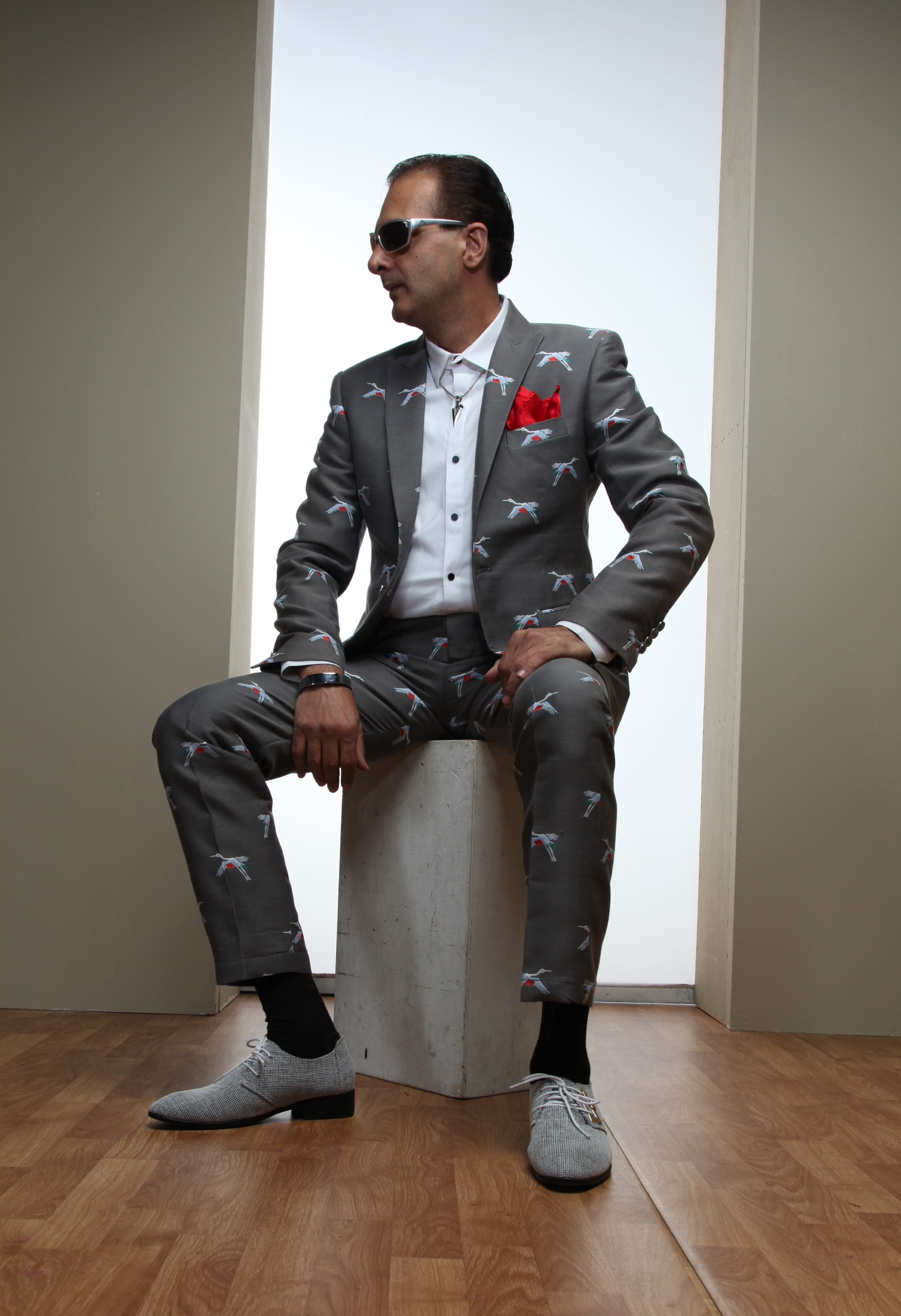 0458A-tailor_tailors_bespoke_tailoring_tuxedo_tux_wedding_black_tie_suit_suits_singapore_business