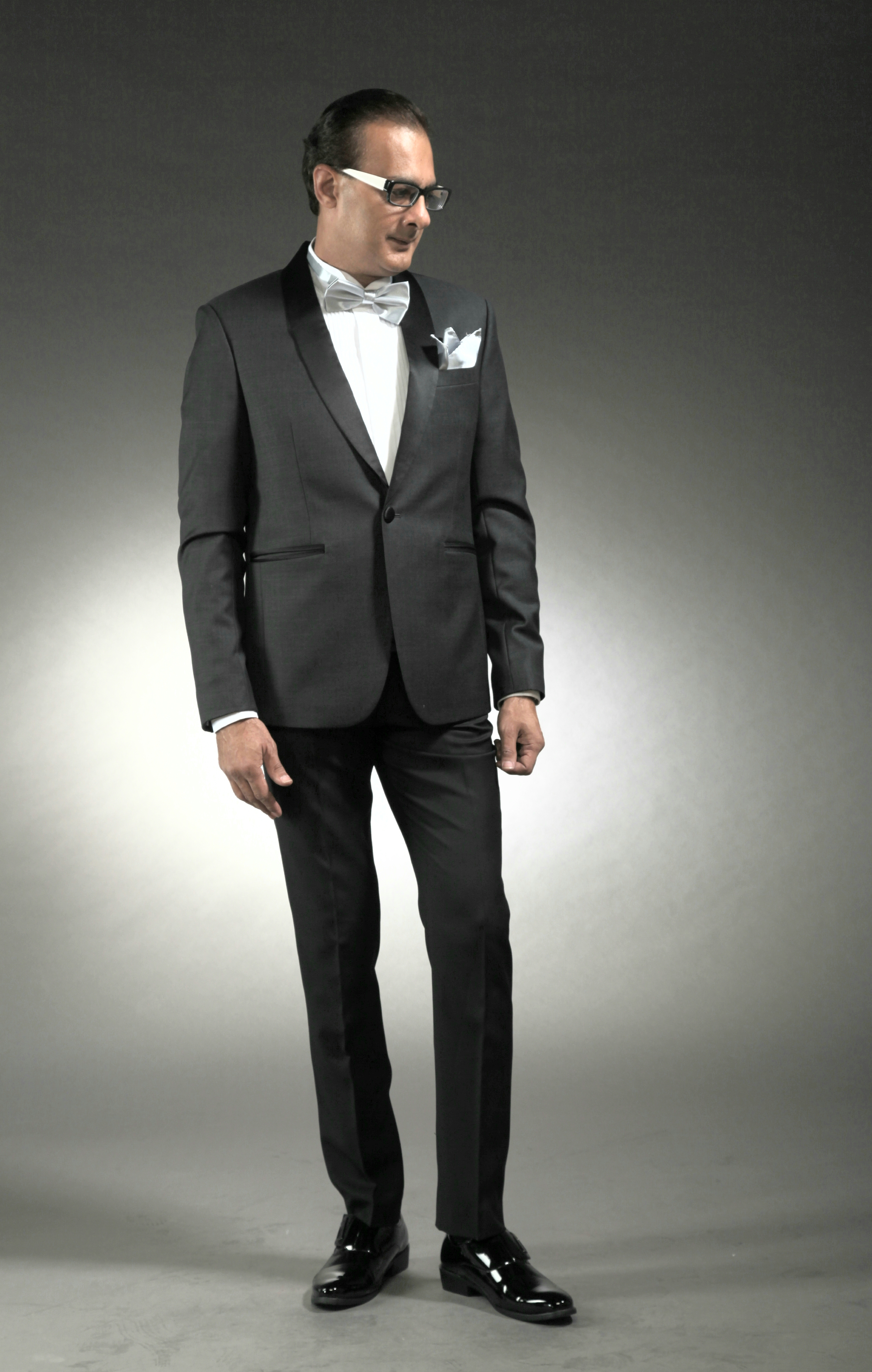 0479A-tailor_tailors_bespoke_tailoring_tuxedo_tux_wedding_black_tie_suit_suits_singapore_business