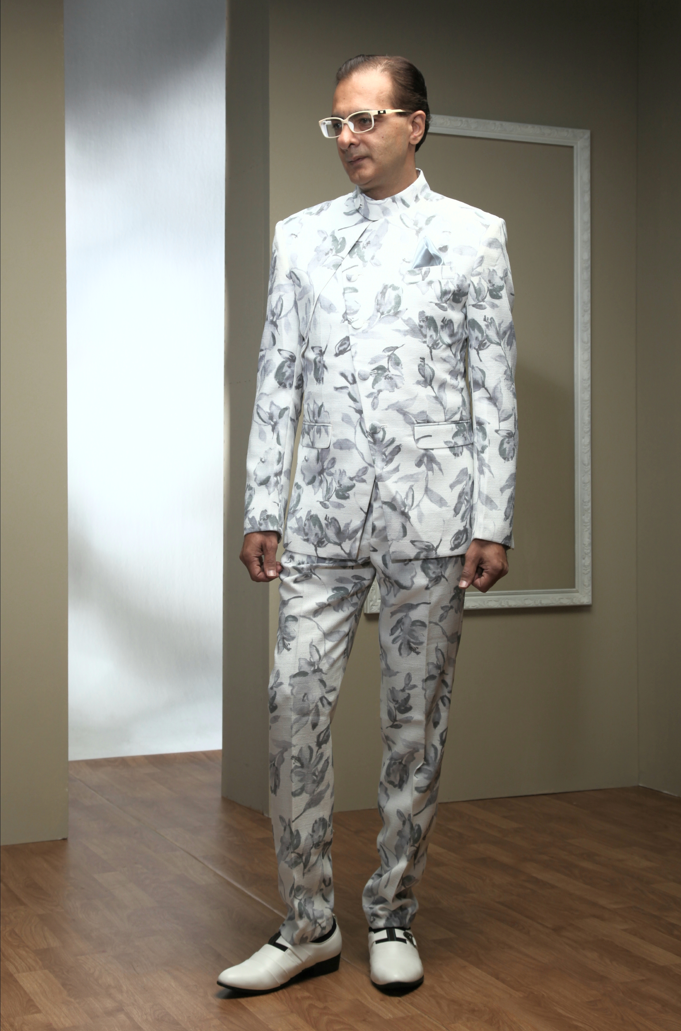 0484A-tailor_tailors_bespoke_tailoring_tuxedo_tux_wedding_black_tie_suit_suits_singapore_business