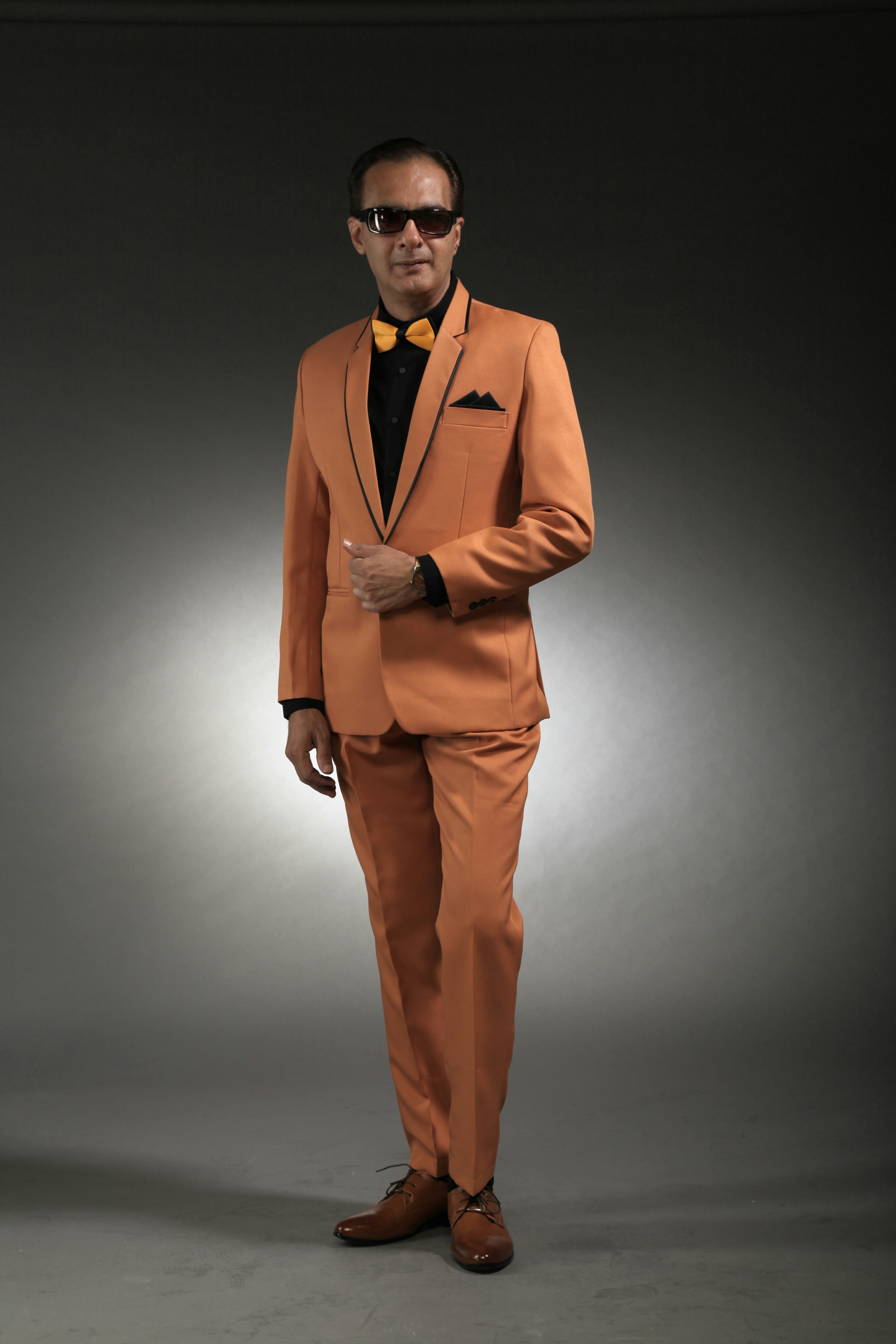 0498A-tailor_tailors_bespoke_tailoring_tuxedo_tux_wedding_black_tie_suit_suits_singapore_business