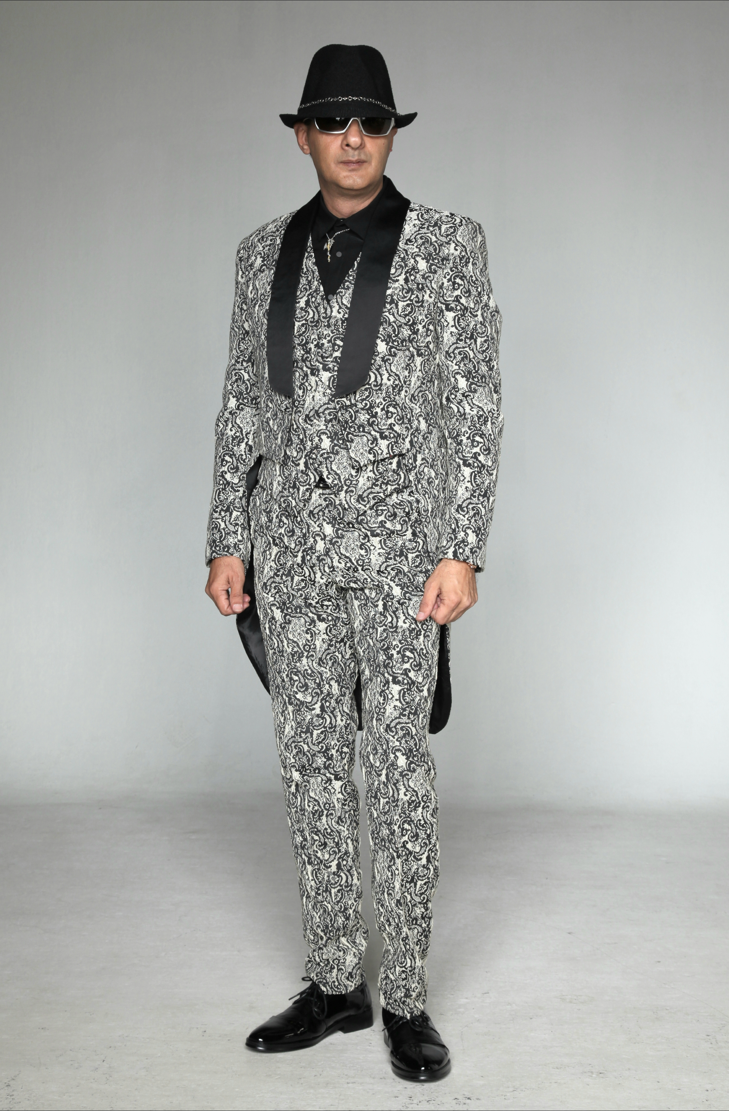 0499A-tailor_tailors_bespoke_tailoring_tuxedo_tux_wedding_black_tie_suit_suits_singapore_business