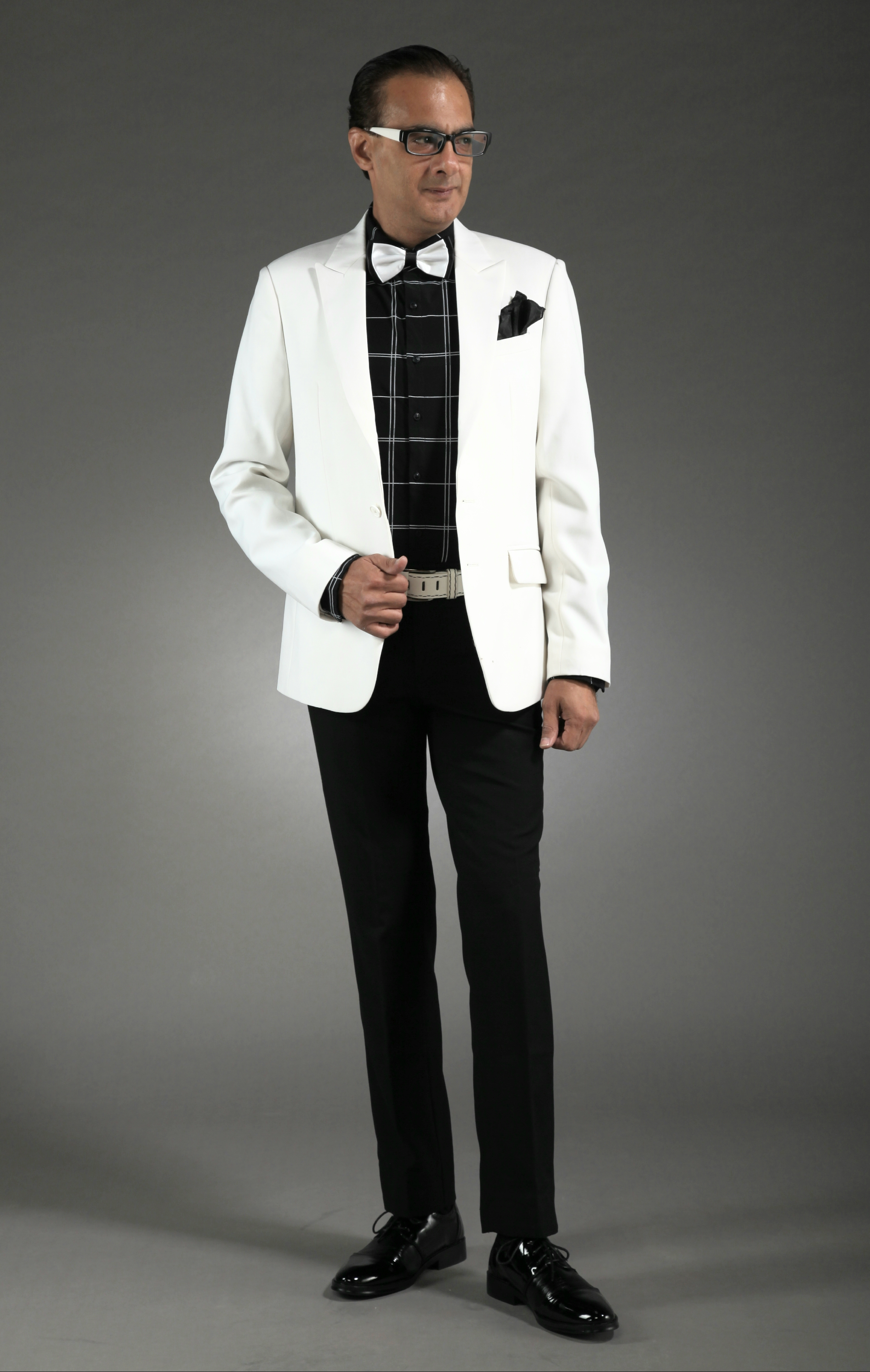 0504A-tailor_tailors_bespoke_tailoring_tuxedo_tux_wedding_black_tie_suit_suits_singapore_business